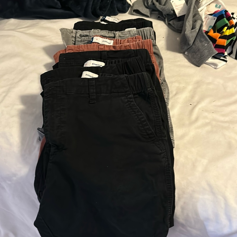 old navy shorts, 7 pairs total ! 5,black, 1 grey & 1 pinkish color $20 for all